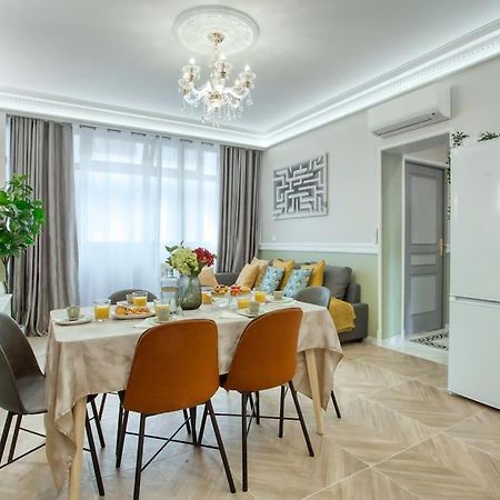 Charming Apart New 2 Bedrooms With Aircon Parijs Buitenkant foto