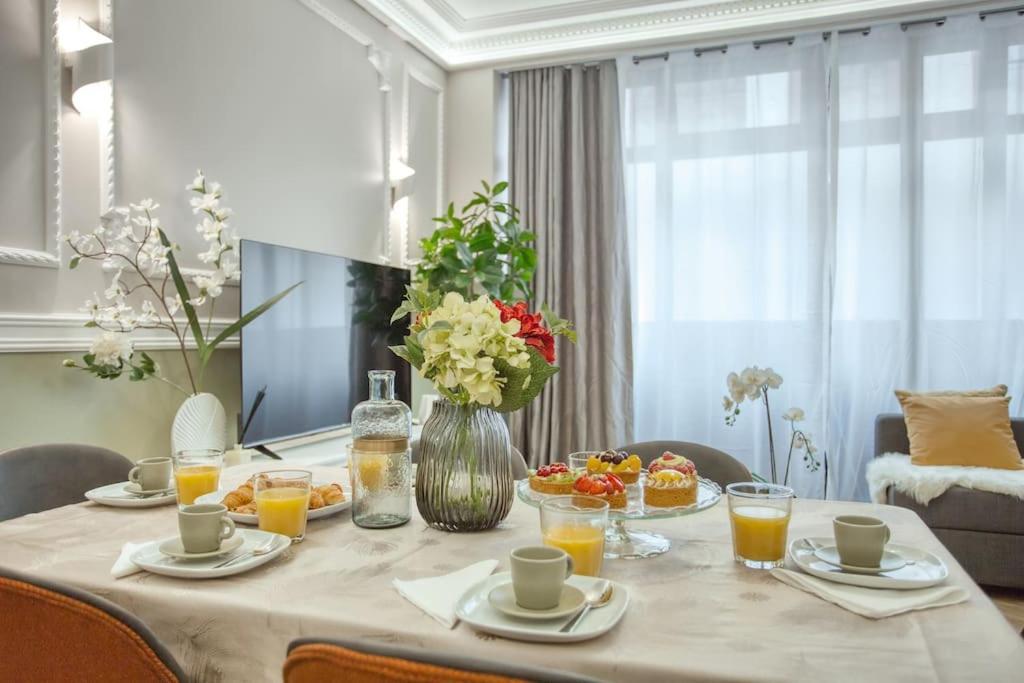 Charming Apart New 2 Bedrooms With Aircon Parijs Buitenkant foto