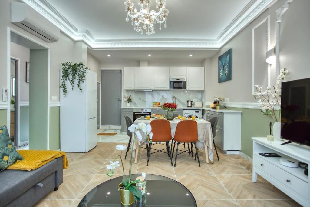 Charming Apart New 2 Bedrooms With Aircon Parijs Buitenkant foto